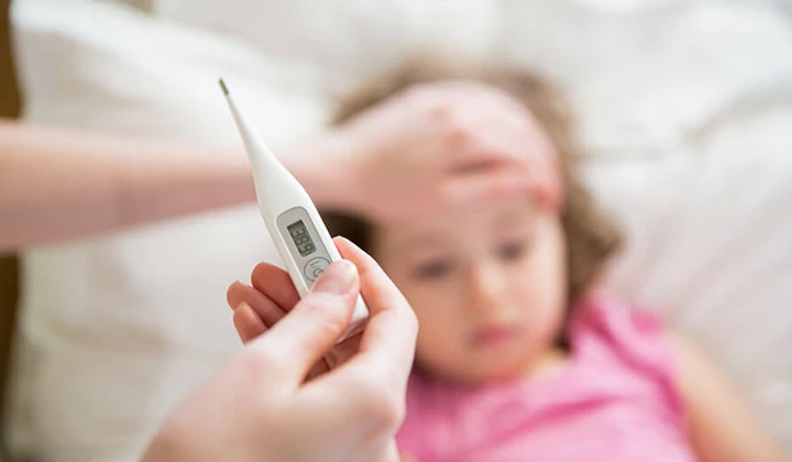Mädchen mit Fieber Mädchen mit Fieber
